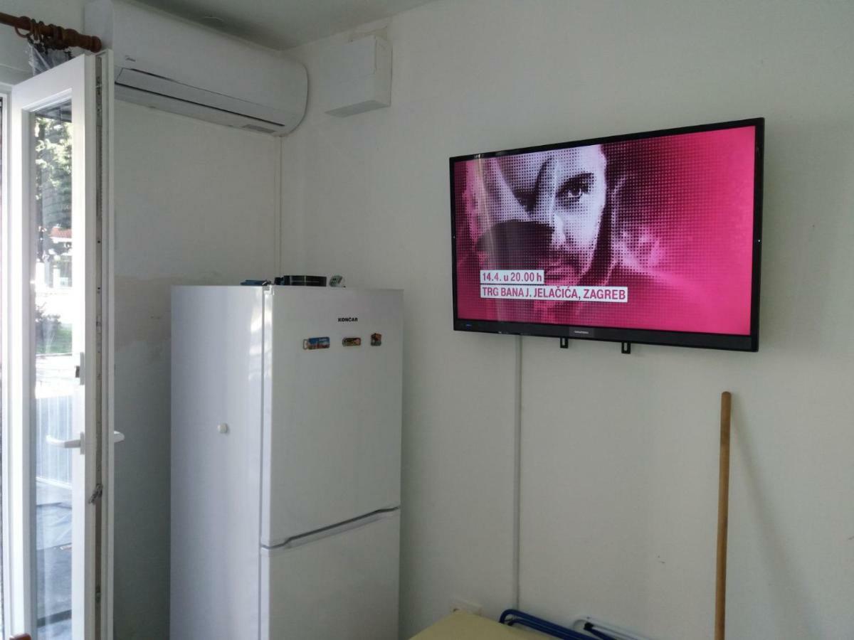 Apartment Fortuna Nečujam Esterno foto